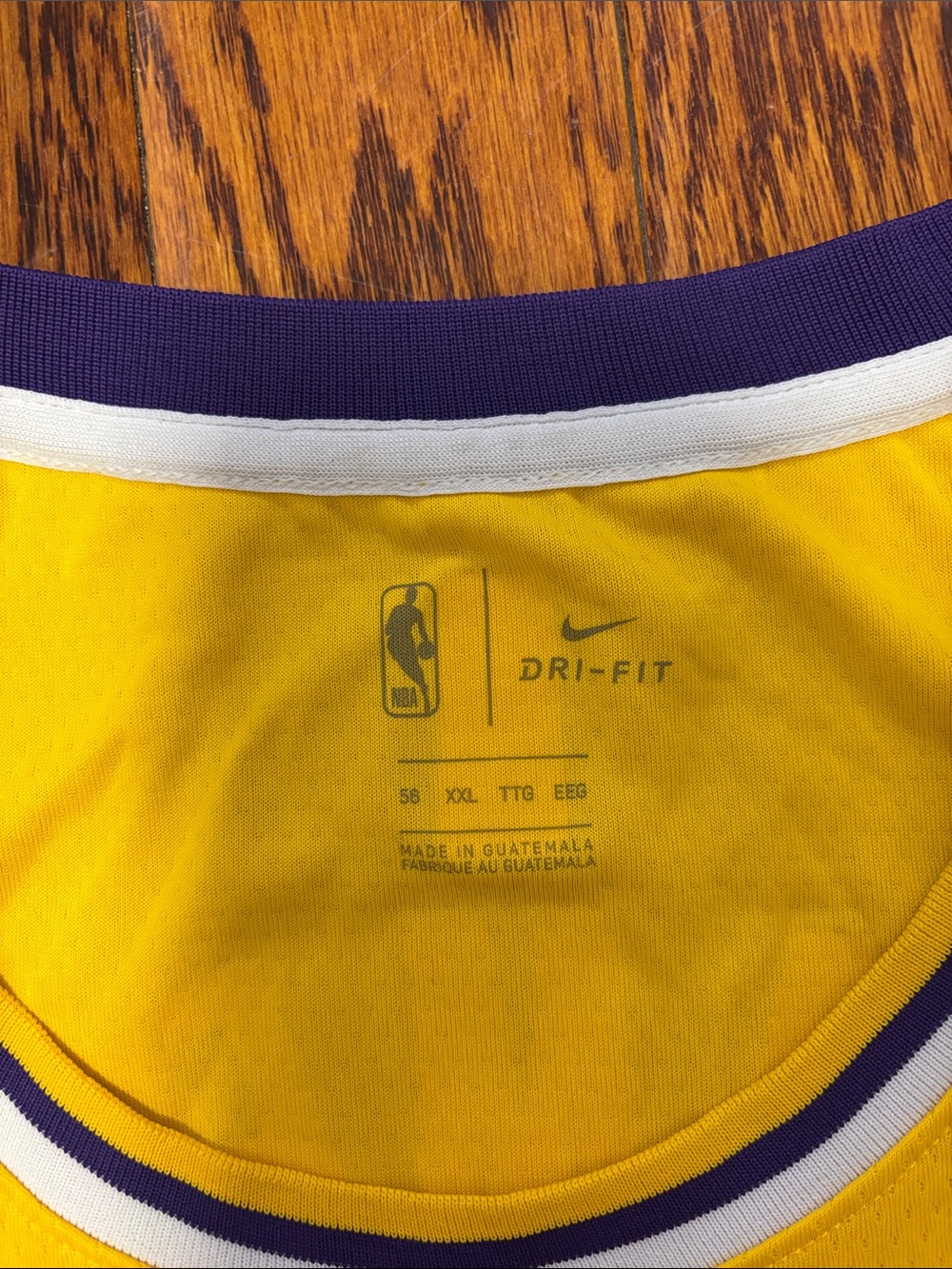Los Angeles Lakers LeBron James Jersey Size: XXL - Picture 4 of 5